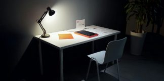 Why you need a desk lamp in your workplace

