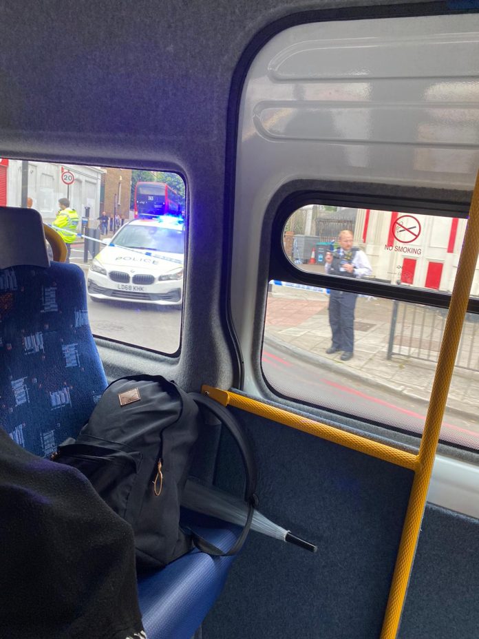 Peckham: Two hospitalized after the car drove off Old Kent Road

