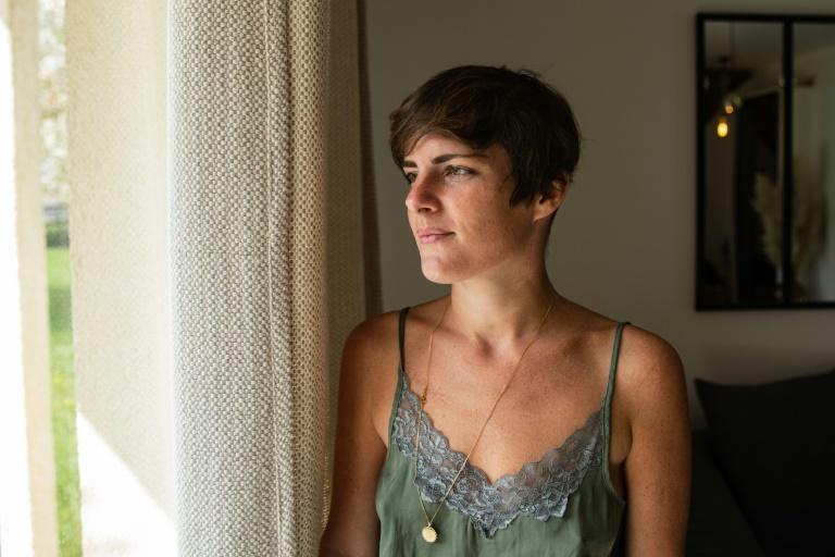 One woman’s fight against the pain of’suicide headaches” — Yahoo News