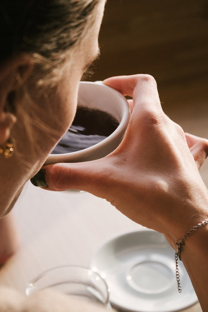 The cause of caffeine headaches According to a physician - Vogue Singapore