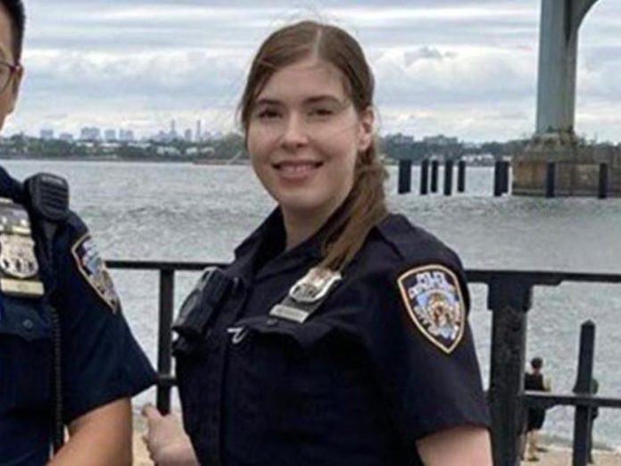 NYPD police officer made a complaint that the sergeant tugged on her ponytail to show the point, resulting in a'substantial neck ... -- Yahoo! Voices